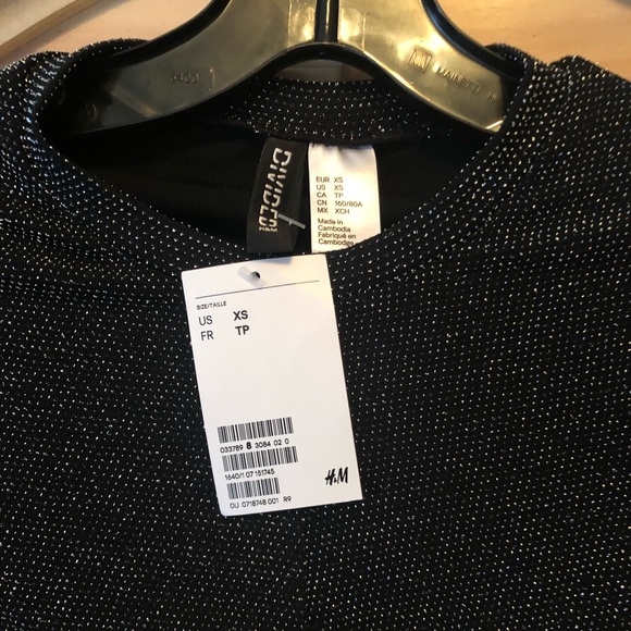 *2/$10 SALE* H&M glittery crop top - Picture 3 of 4